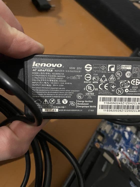 Продам блок питания для Lenovo IdealPad Flex 15 — 1
