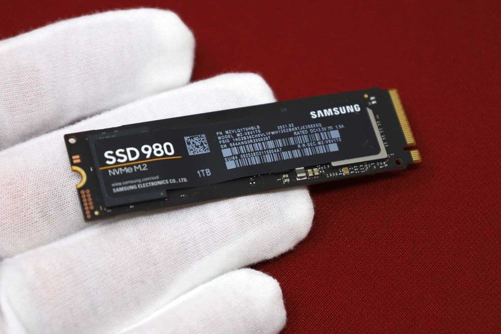 SSD накопитель - Samsung 980 500GB (NVMe M.2) — 1