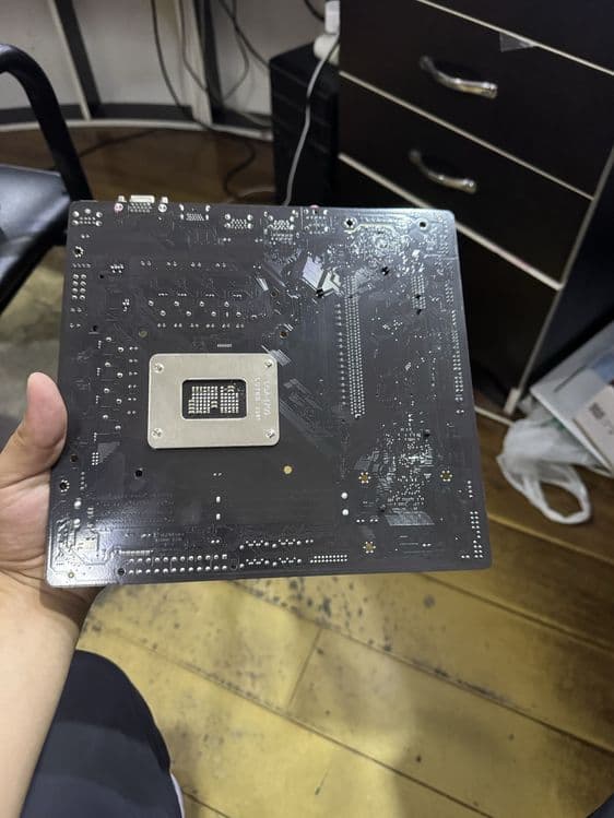 Материнский плата B760M gigabyte Ddr5 — 6