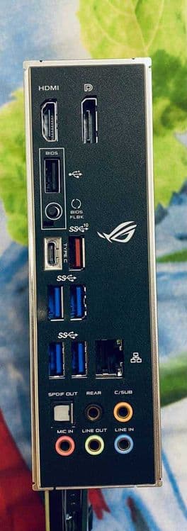 ASUS ROG STRIX Z490-H GAMING 
Intel Socket LGA 1200 — 7