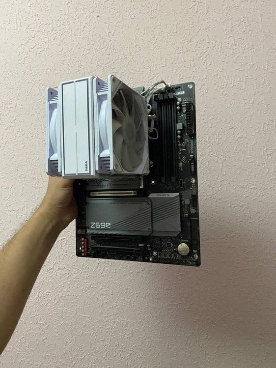 Gigabyte z690 d4 i7 13700f new — 1