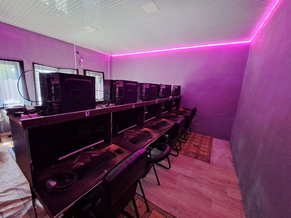 Tayyor Game Club sotiladi.10 ta kompyuter va zamonaviy mebel bilan — 11