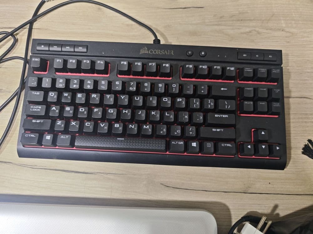 Клавиатура Corsair k63 — 1