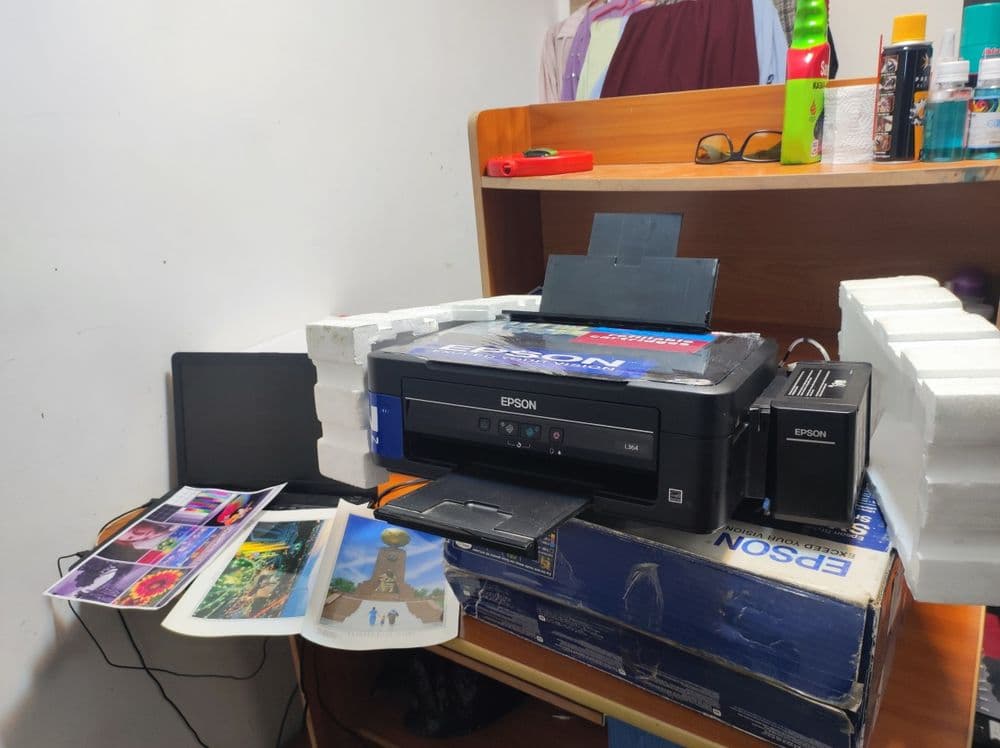 Epson 3 tasi birda juda tezkor aparat wi_fi bor simsiz ishlidi. Idial — 5