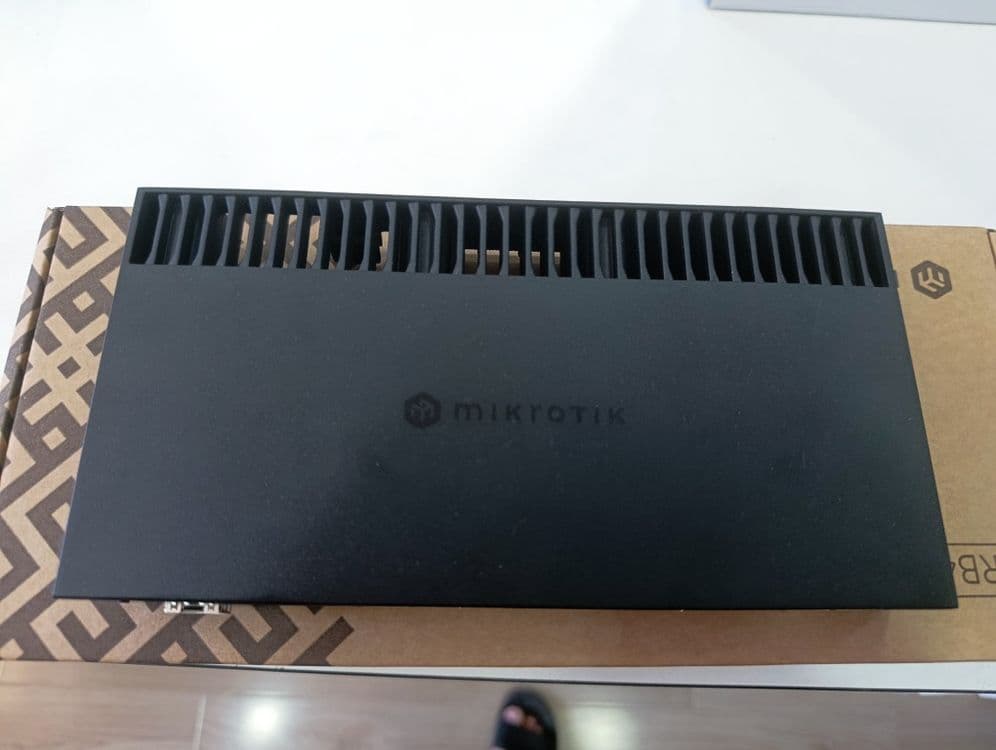 Mikrotik RB4011  marshuzator — 3