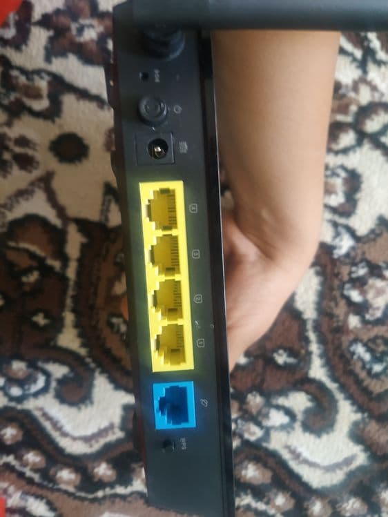 Wifi router sotiladi tezda — 6