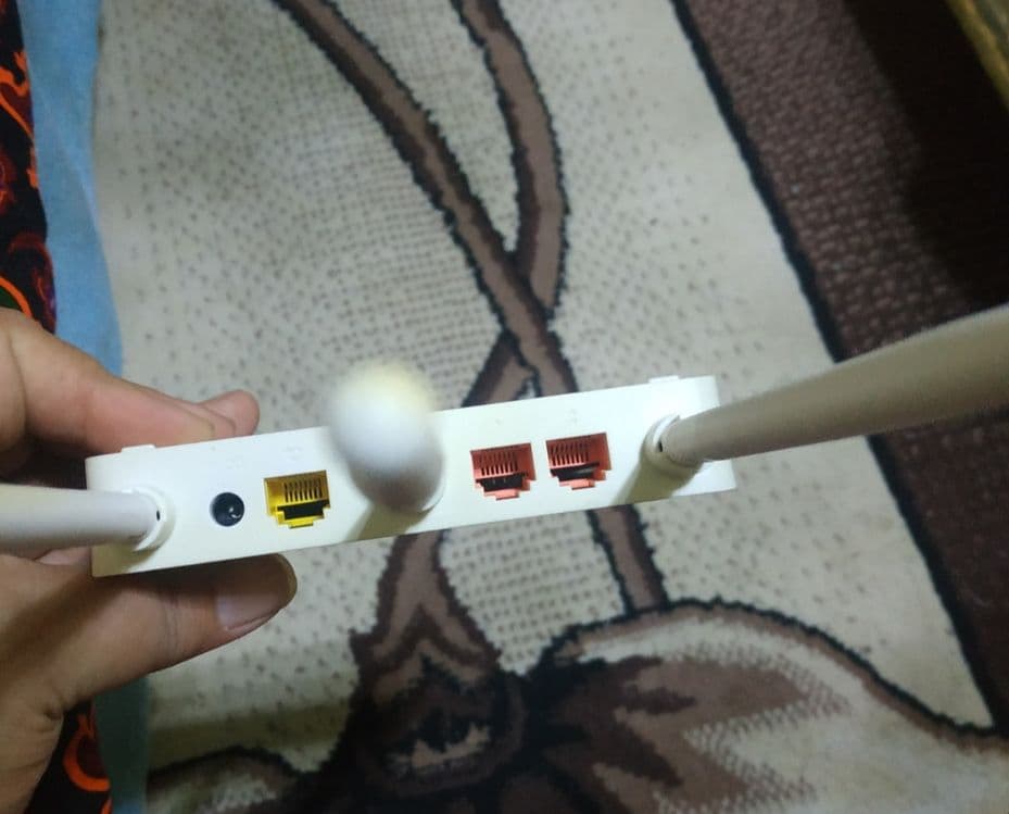Wi fi router 3 ta antenali — 3