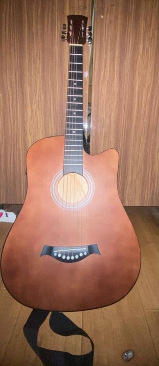 Gitara sotiladi hamma nersasi ichida — 2