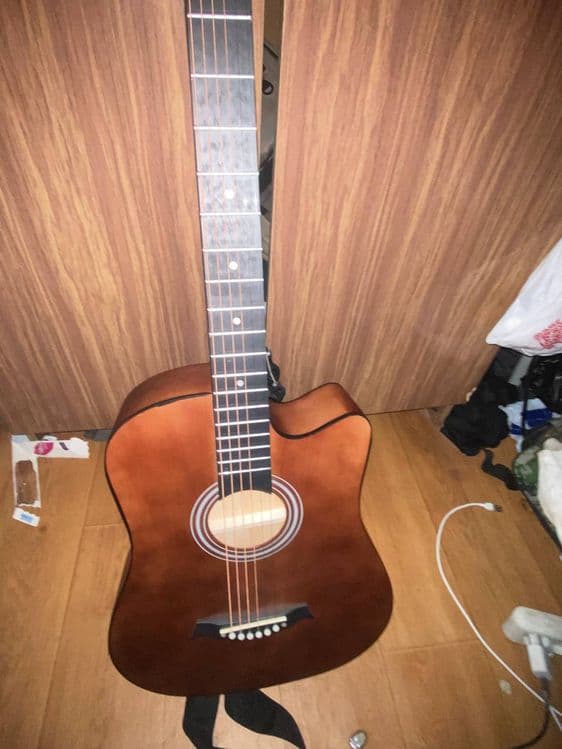 Gitara sotiladi hamma nersasi ichida — 3