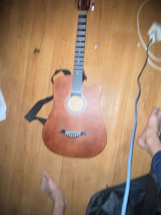 Gitara sotiladi hamma nersasi ichida — 6