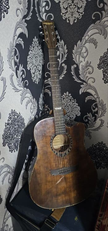 Orginal Gitara sotiladi — 2