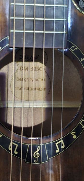Orginal Gitara sotiladi — 4