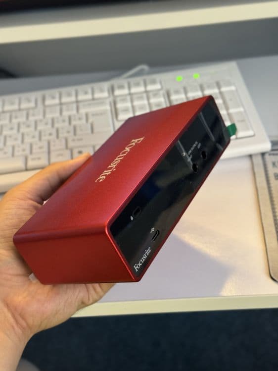 Focusrite Scarlett 2i2 3rd gen yangi kam ishlatilgan — 2