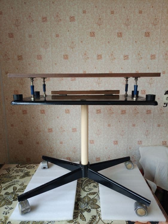 Подставка под телевизор и ДВД. — 2