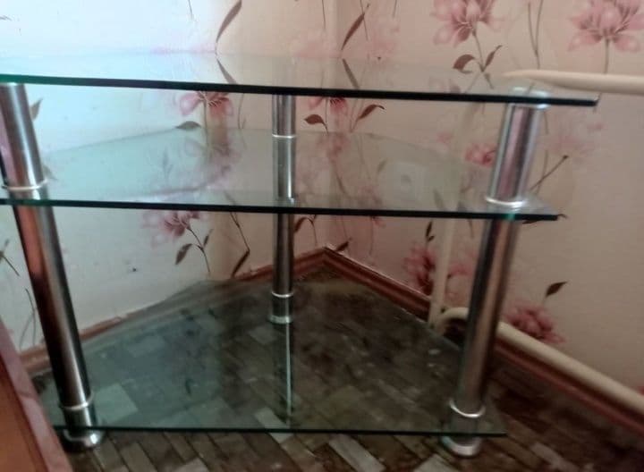 Продаётся журнальный столик в отличном состоянии — 1