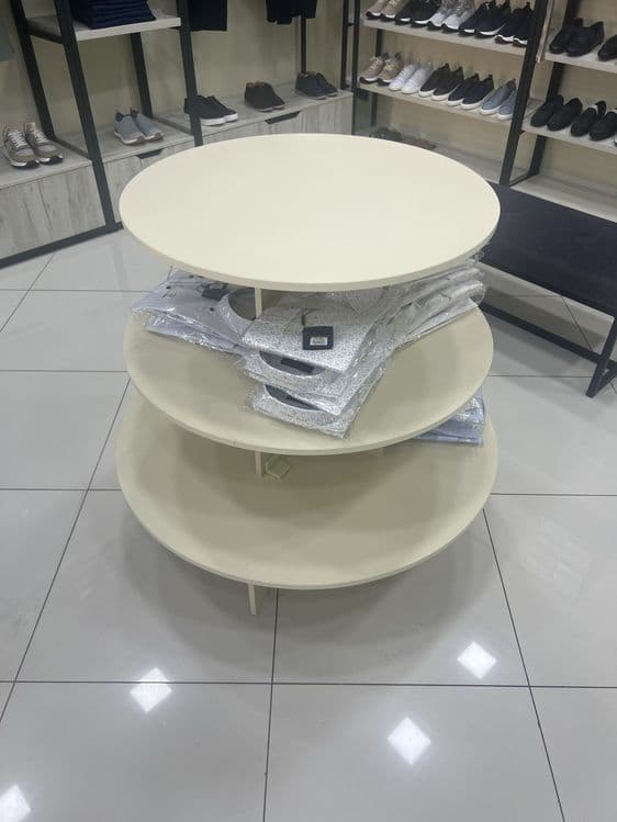Стол круглий для магазин — 2