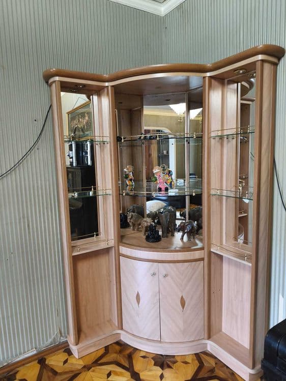 Продам угловой красивый сервант в хорошем состоянии — 5