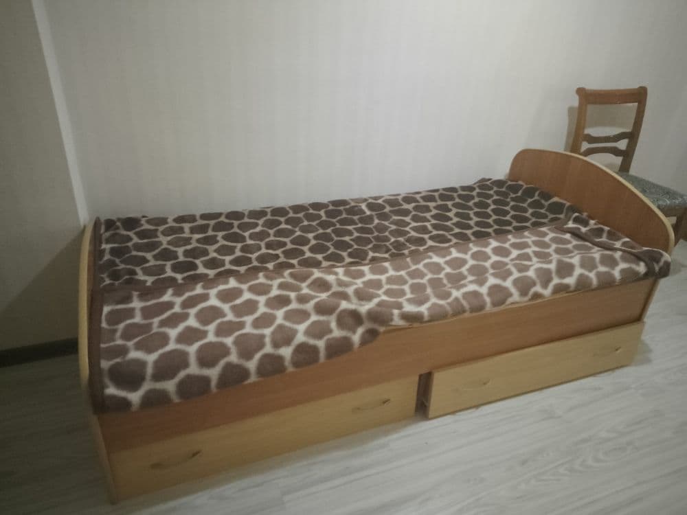 Срочно продается сервант+ шкаф+ кровать — 2