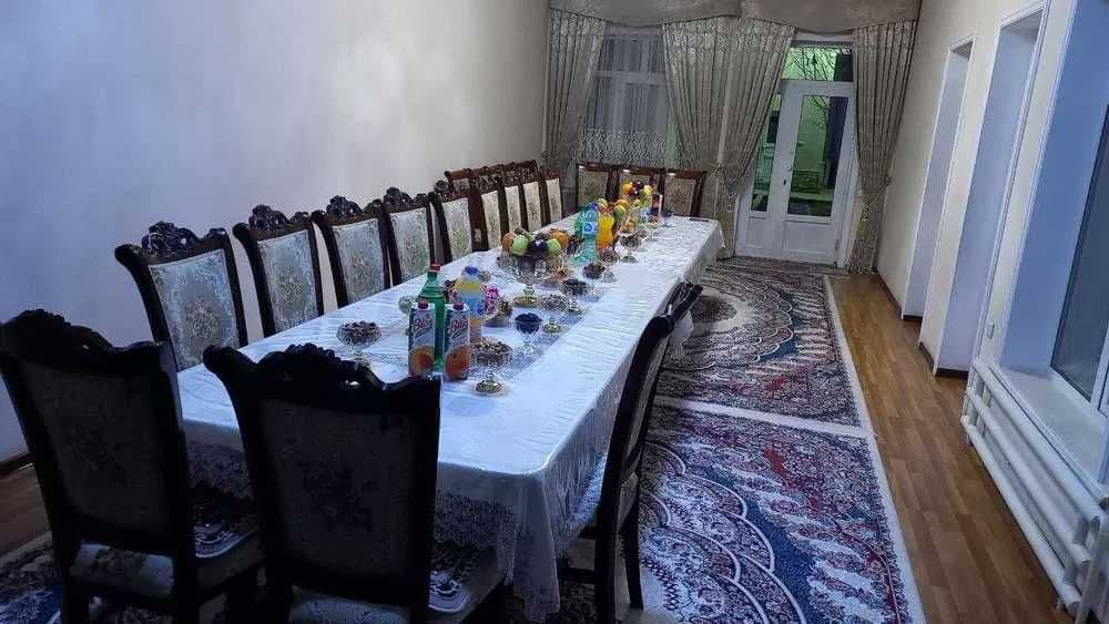 12 стул ва стол сотилади. Ҳолати яхши. — 4