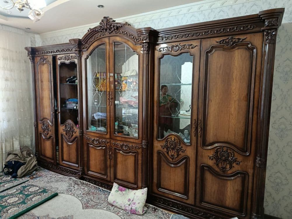 Срочно продаю шикарную стенку шкаф ! — 2