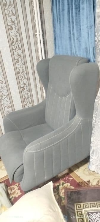 Divan koreslo 500$. — 2