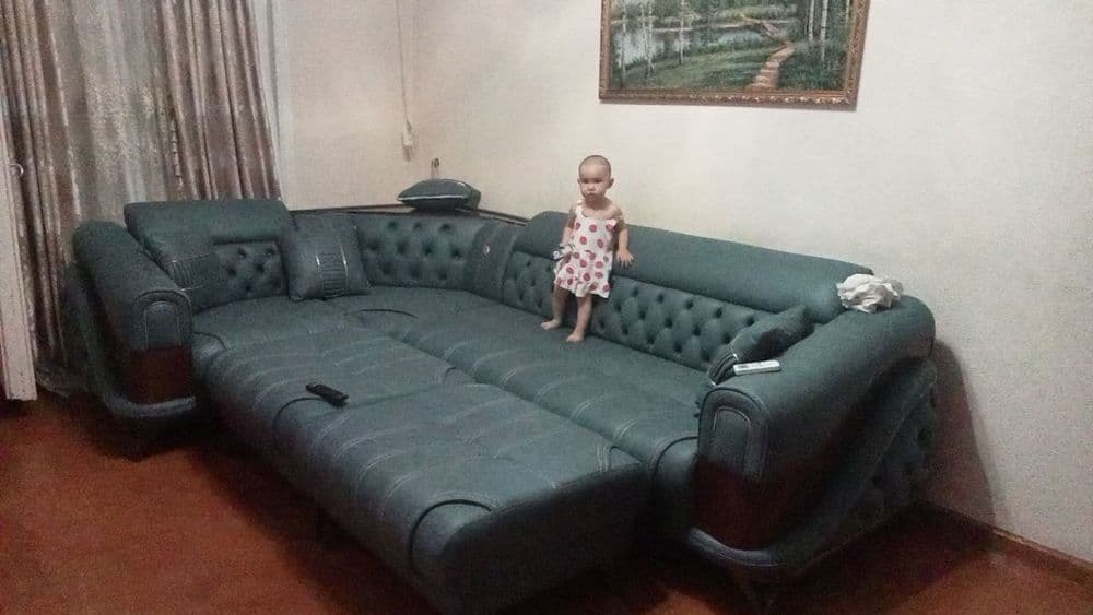 Ugalok divan  .. — 1