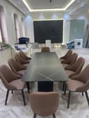 Komplekt mehmonxona stol va stullari sotiladi