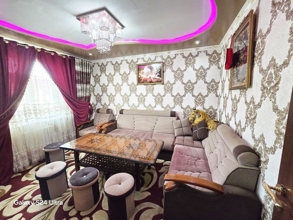 Диван кровать,1 кресло ,4 пуфика и стол+ подарок чехлы от пуфика и див — 1