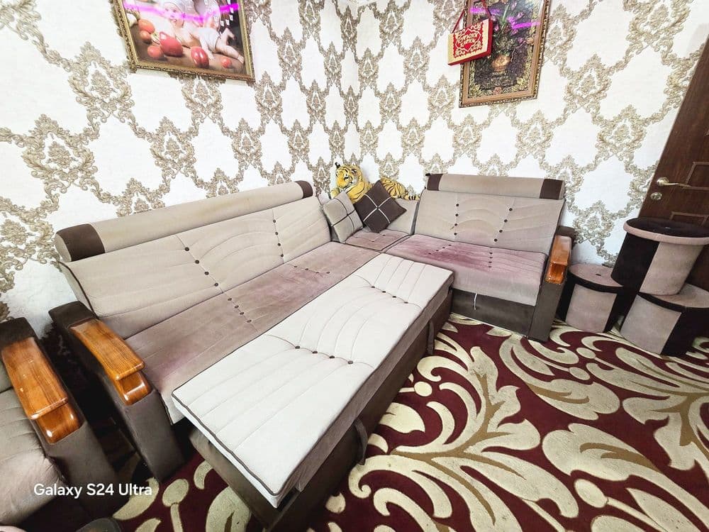 Диван кровать,1 кресло ,4 пуфика и стол+ подарок чехлы от пуфика и див — 5