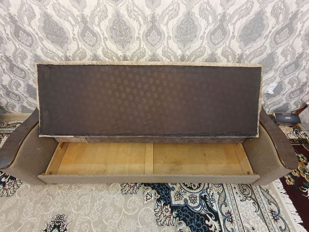 Divan sotilad rasiki — 3