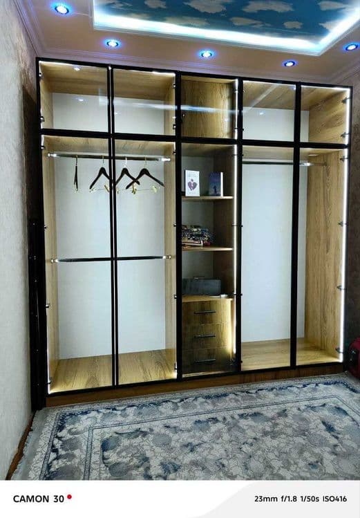 Zamonaviy hitech dizayndagi shfaner mebel sotiladi — 2