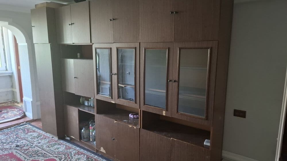 Шкафлар сотилади. — 1
