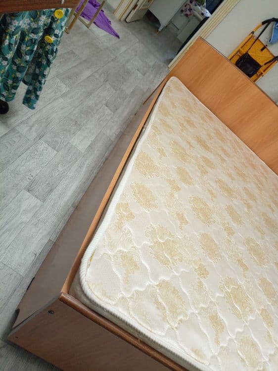Спальный диван продам дешево старый в свезьи дома. свадьба — 2
