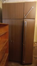 Шкаф для одежды в комнату, состоящий из двух блоков