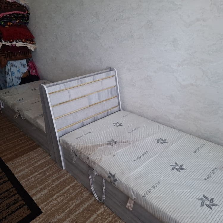 Divan, kravat 1 kishilik 2 dona 1 donasi 650 mingdan — 8