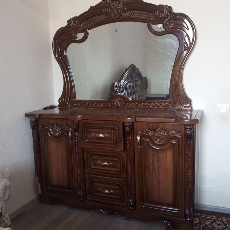 Spalni kravat matrasi bilan 2ta tumba tyumo bor shkafi yoq xolati zor — 1