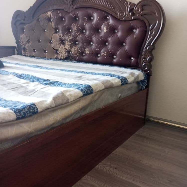 Spalni kravat matrasi bilan 2ta tumba tyumo bor shkafi yoq xolati zor — 4