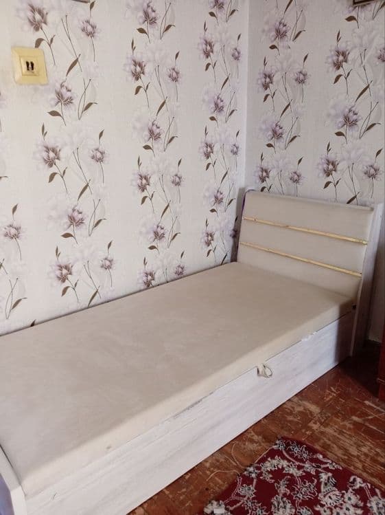 Шкаф-купе и односпальную кровать