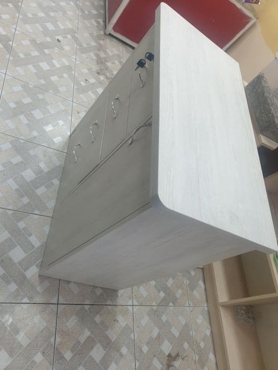 Tumba, Komod , oq teksturalik laminatdandan yaslagan, polkali, kalitli — 15