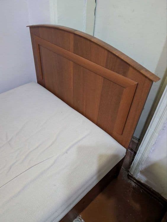 Кровати односпальные. Крепкие большие в хорошем состоянии. — 5