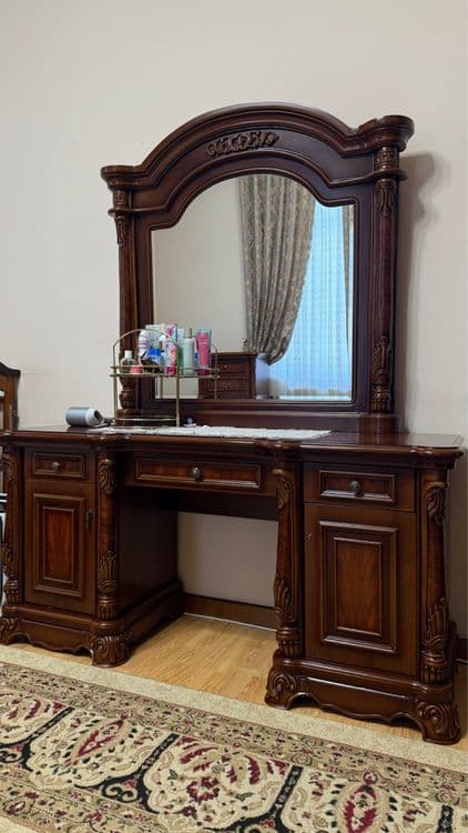 Мебел для спальни. Китай. Шкаф+кроват+тумба 2 та+ честр+ трюмо — 3