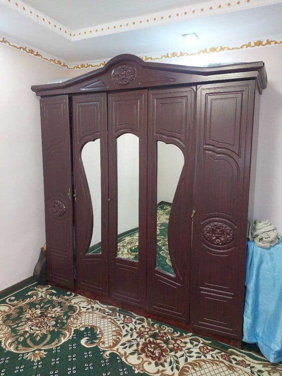 Шкаф, трюмо сотилади — 2