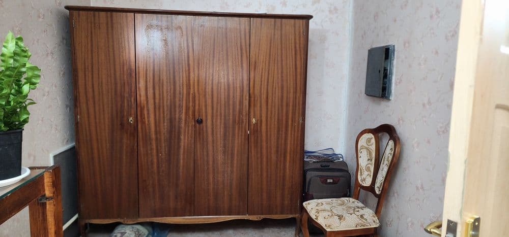 Продам шкаф от спального гарнитура — 1
