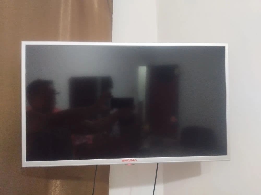 Продаю спальный гарнитур,телевизор shivaki android tv 81см — 6