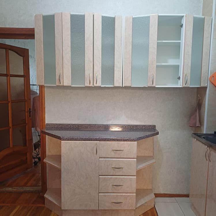 Кухонный гарнитур — 2