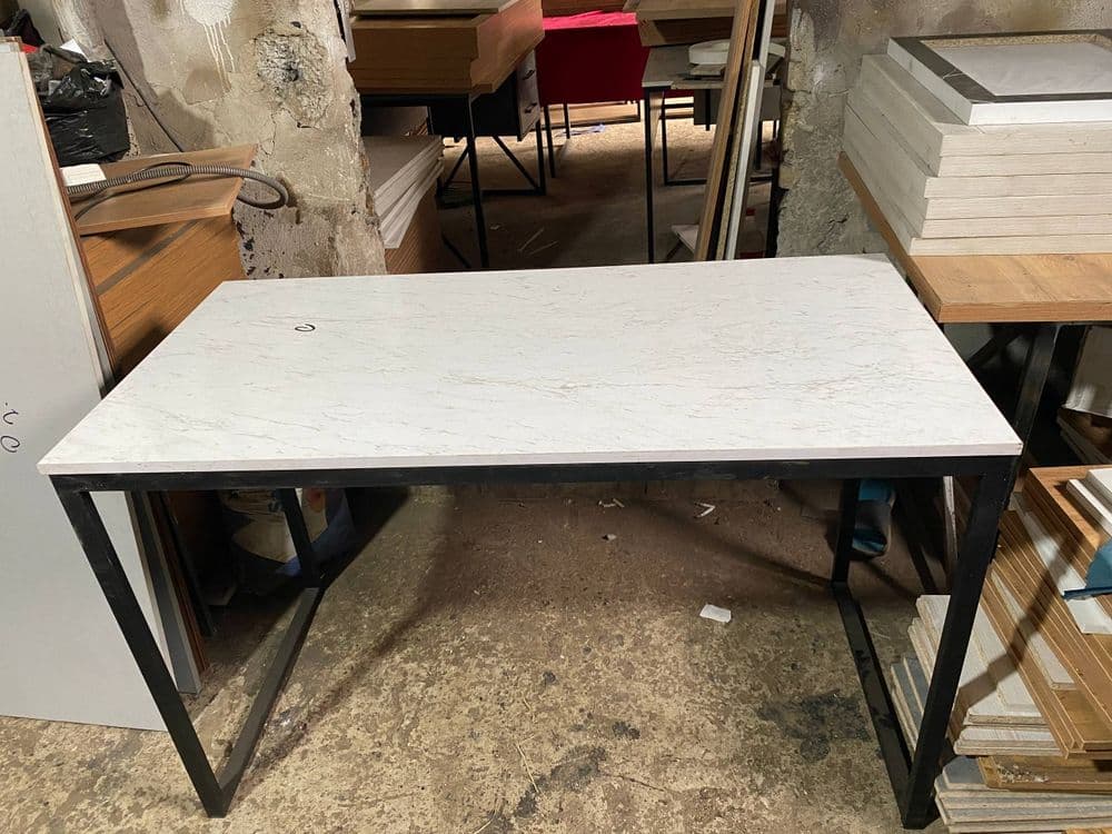 Stol loft parta sotiladi oʻlchamlari 120/60 balandligi 75 — 4