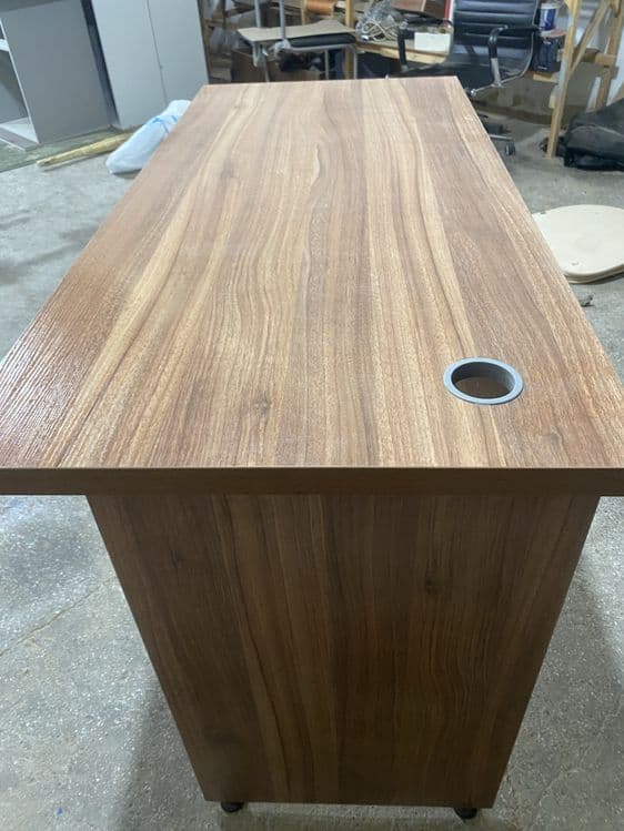 Kampyuter stol sotiladi holati ideal 1300 x 600 — 3