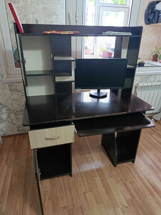 Компьютерный стол б/у — 3