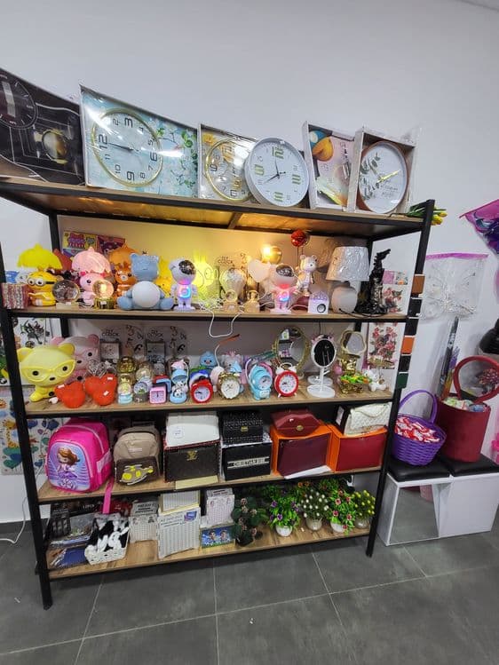 Loft vitrina kreslo kassa stol mebel sotilad — 11
