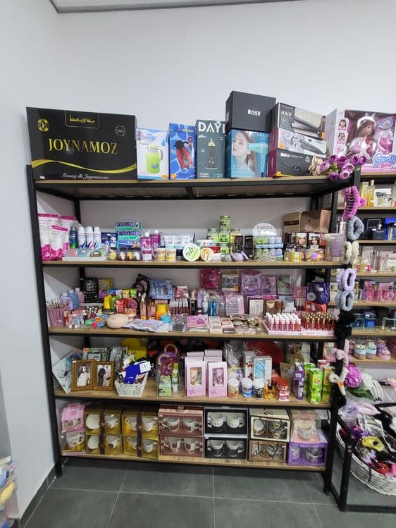 Loft vitrina kreslo kassa stol mebel sotilad — 13